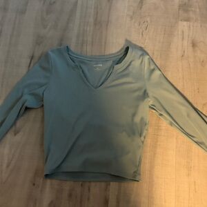 Hollister Women's Sage Long Sleeve Tee